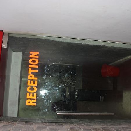 Hotel Kanishka Varanasi Exterior photo