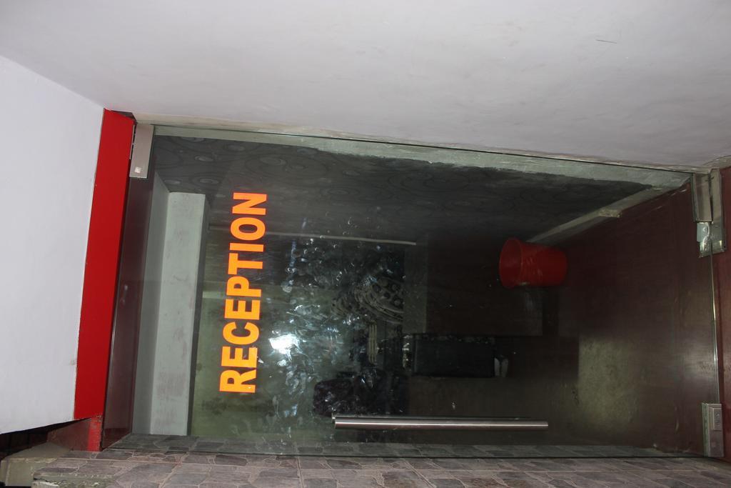 Hotel Kanishka Varanasi Exterior photo
