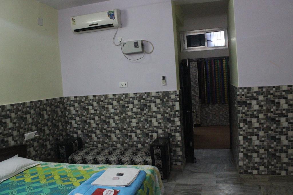 Hotel Kanishka Varanasi Exterior photo