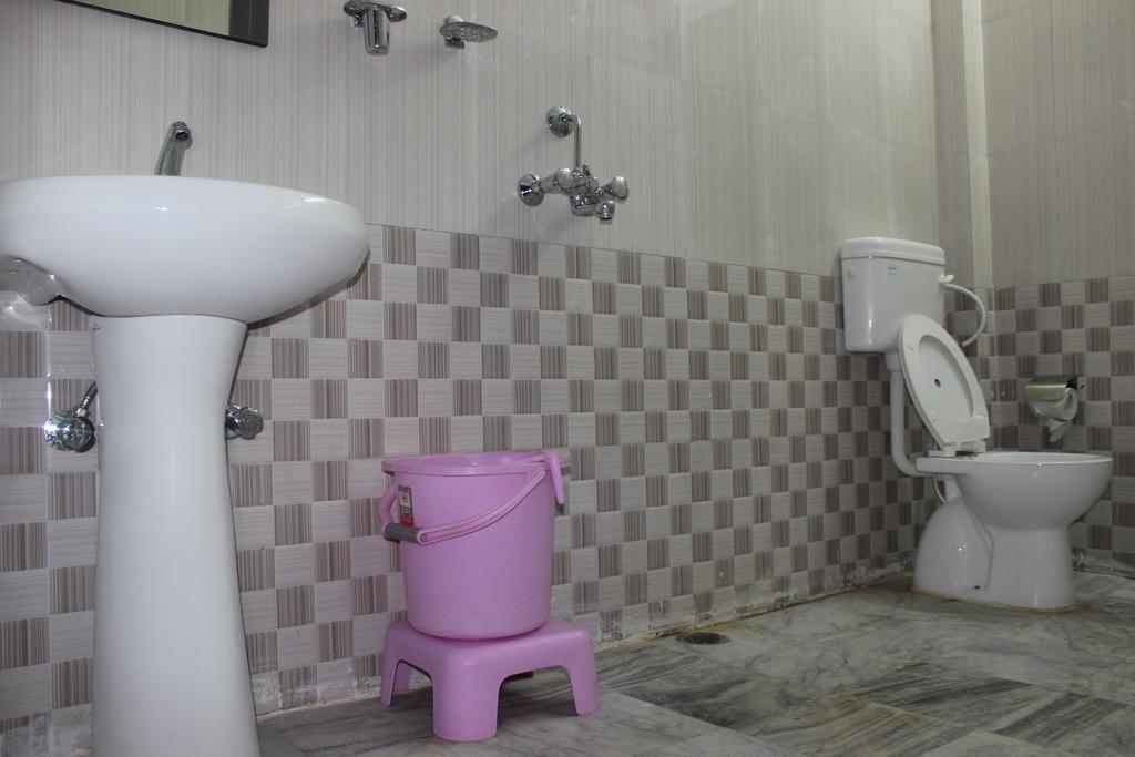 Hotel Kanishka Varanasi Exterior photo